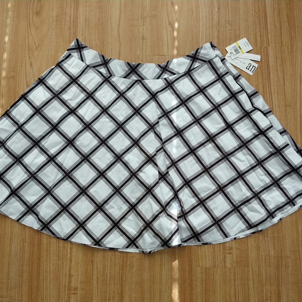 Amanda + Chelsea Skirt Bias Black White 20W NEW